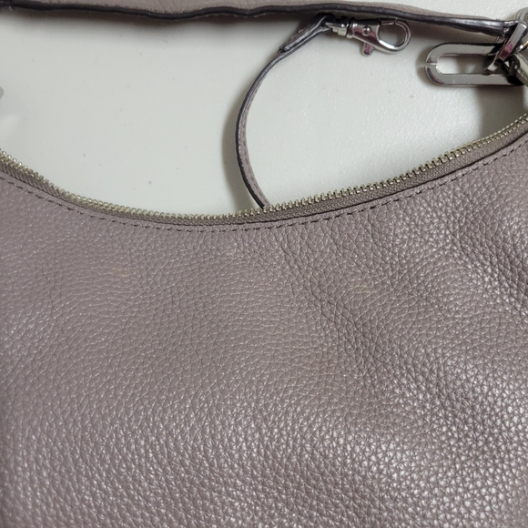 Michael Kors Matilda Leather Shoulder Bag. - Picture 15 of 16